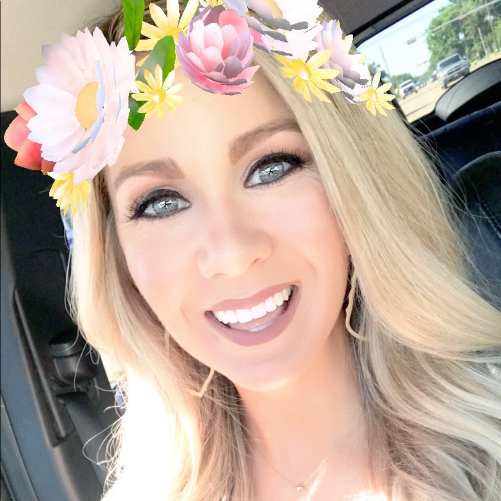 Meet your Posher, Caroline